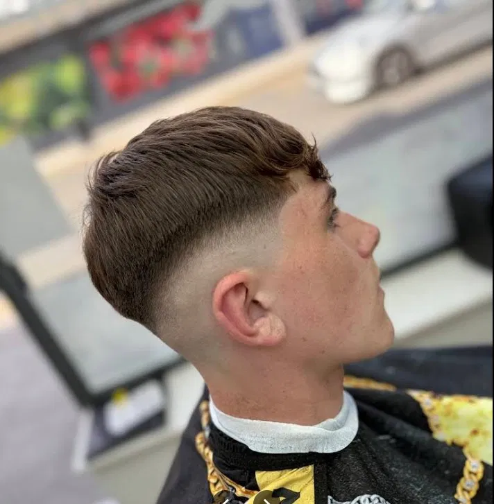 Textured fringe with low skin fade